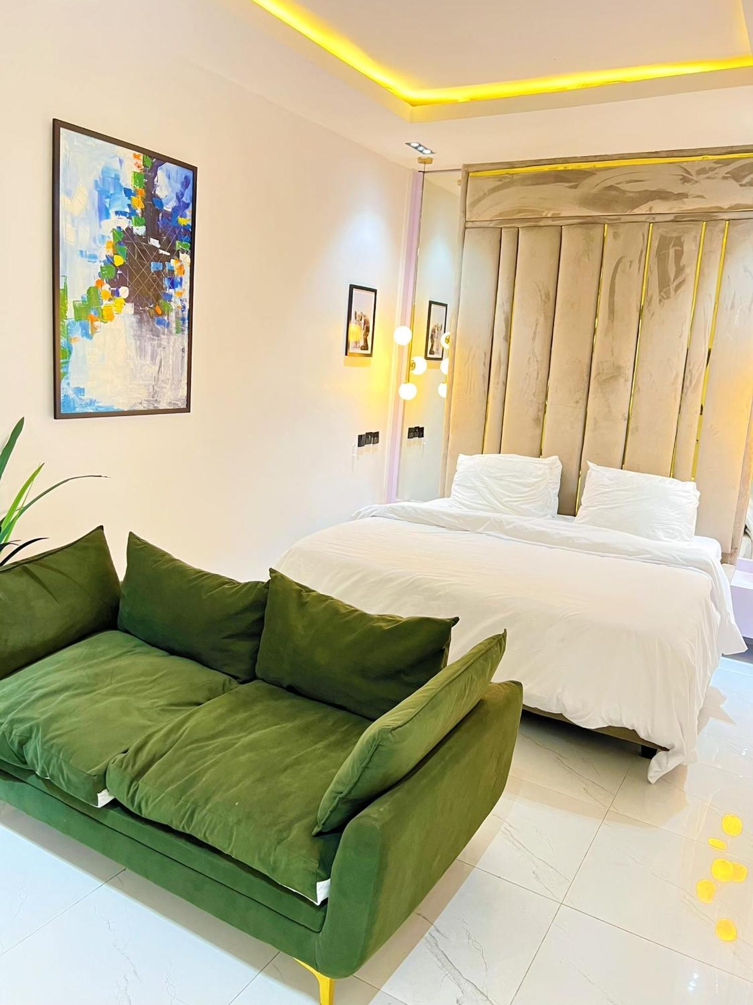 Austra Hotels And Apartments Maitama Абуджа Экстерьер фото