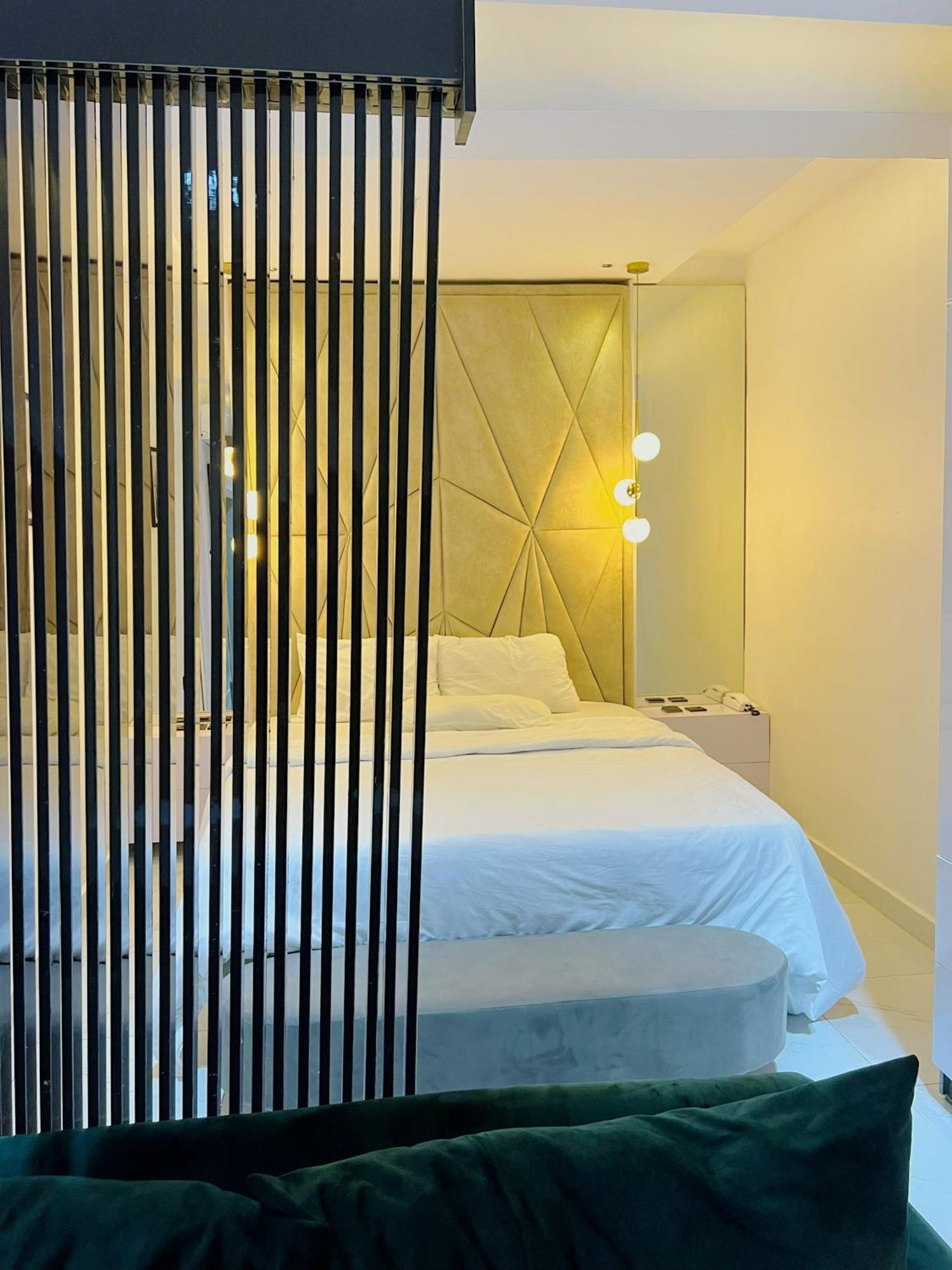 Austra Hotels And Apartments Maitama Абуджа Экстерьер фото