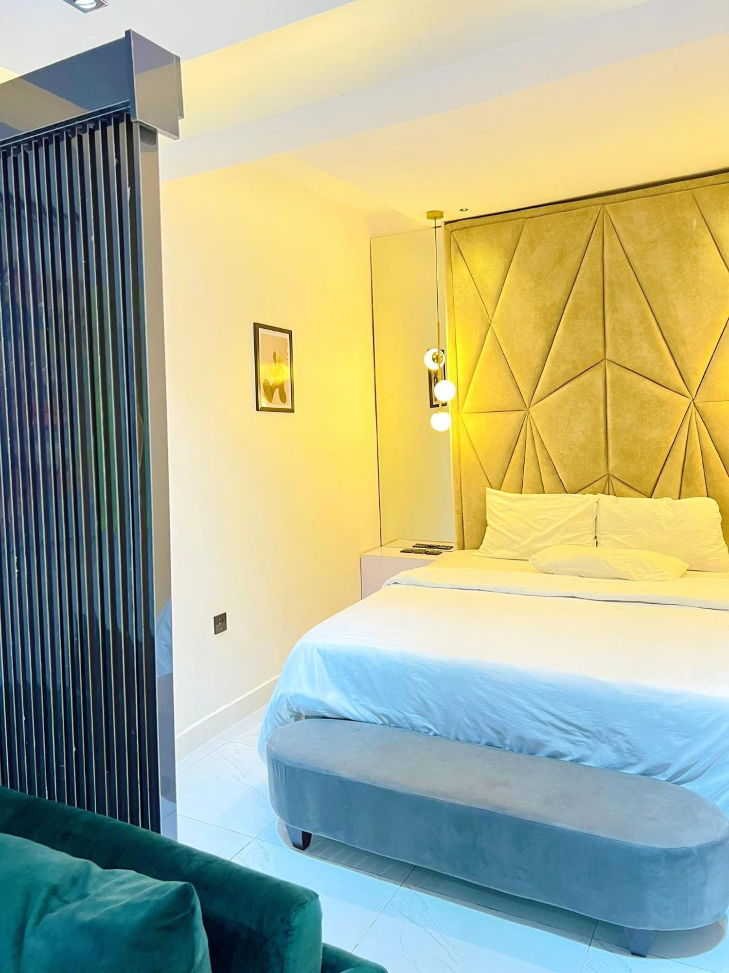 Austra Hotels And Apartments Maitama Абуджа Экстерьер фото