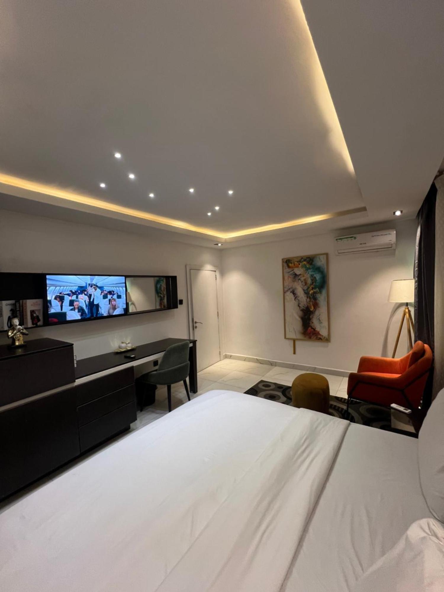 Austra Hotels And Apartments Maitama Абуджа Экстерьер фото