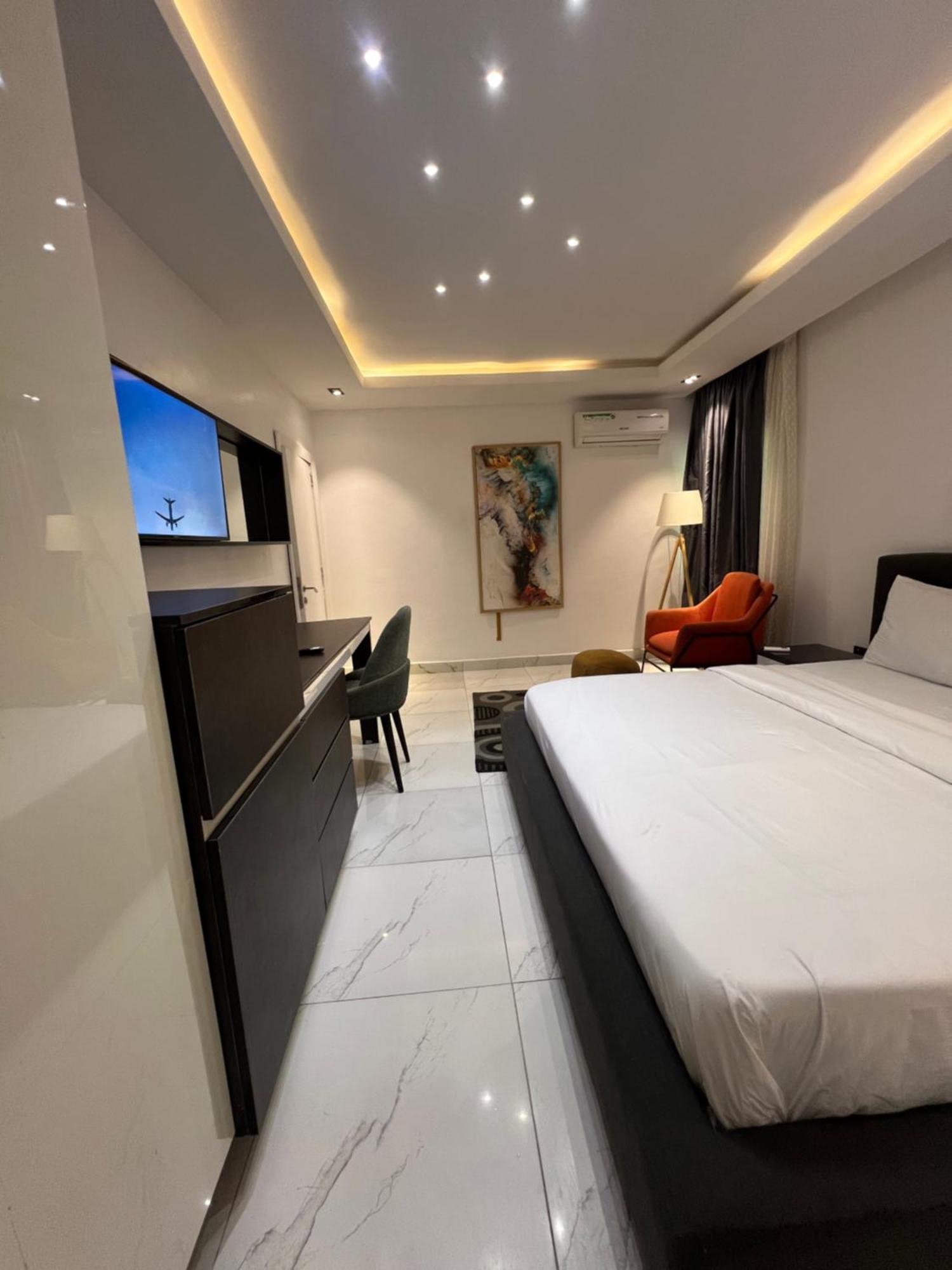 Austra Hotels And Apartments Maitama Абуджа Экстерьер фото