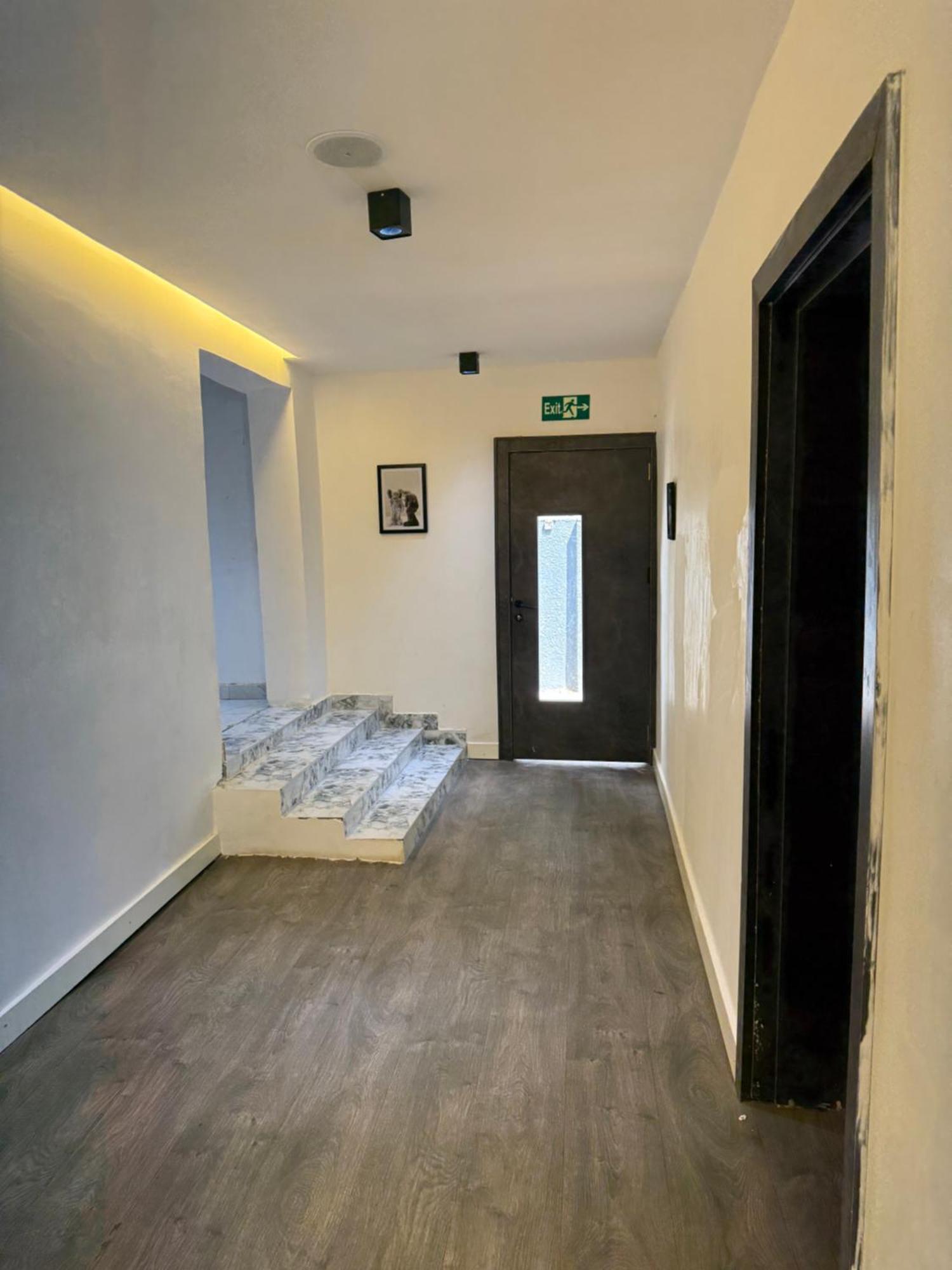 Austra Hotels And Apartments Maitama Абуджа Экстерьер фото