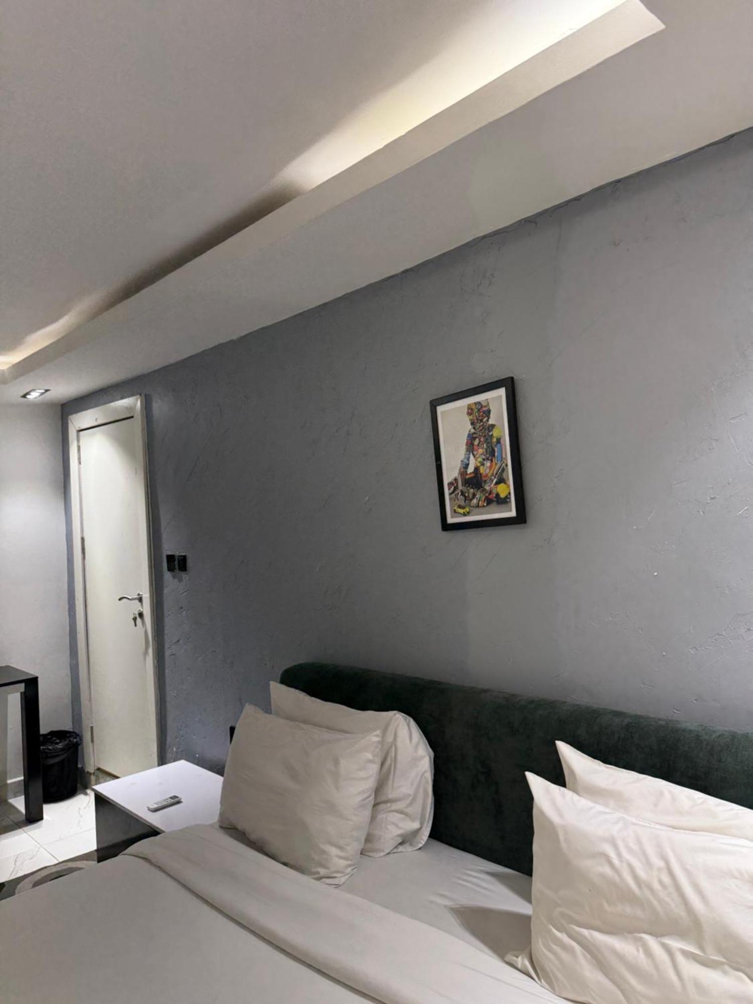 Austra Hotels And Apartments Maitama Абуджа Экстерьер фото