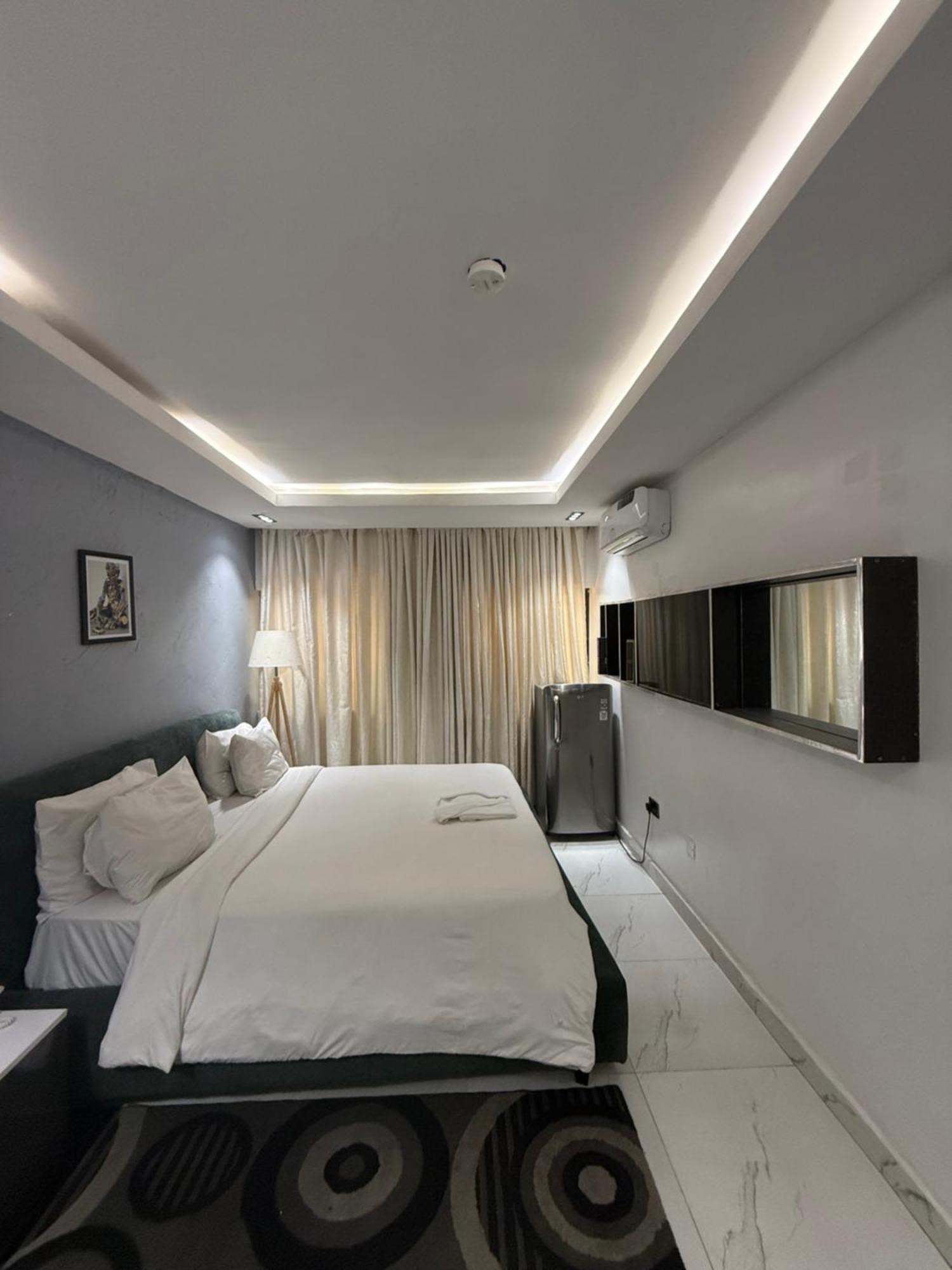 Austra Hotels And Apartments Maitama Абуджа Экстерьер фото